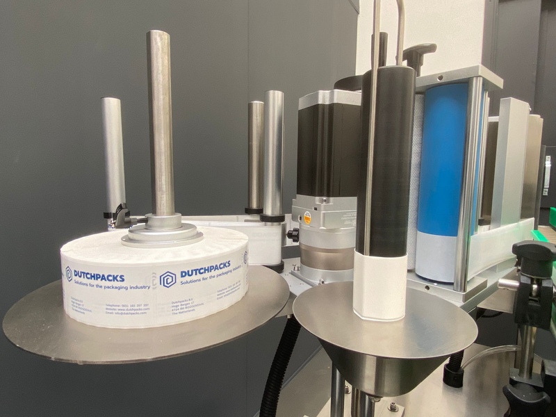 automatic labeling machine alm-v1 with labels